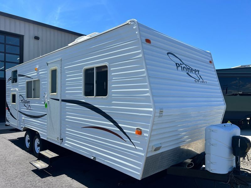 2007 Fleetwood Pioneer Spirit 25BH in billings MT
