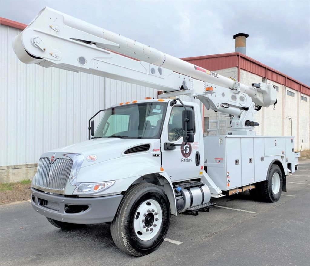 2022 Altec AA55E-MH / International MV - Bucket Truck in Lindale, TX
