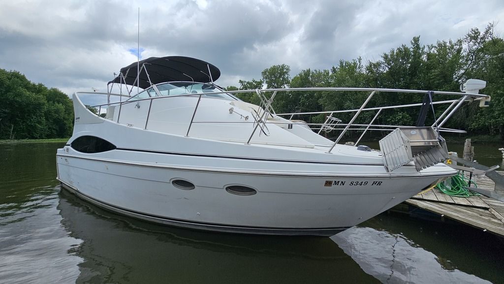 1999 Carver 350 Mariner in red wing MN