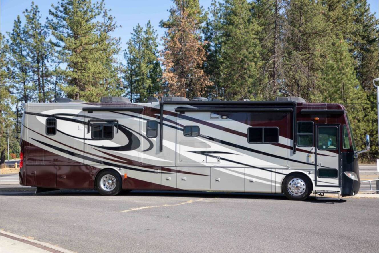 A photo of this 2012 Tiffin Motorhomes PHAETON 40QBH
