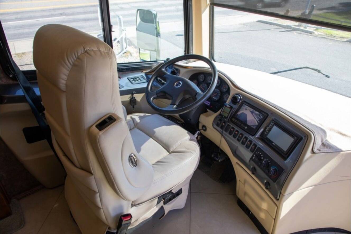 A photo of this 2012 Tiffin Motorhomes PHAETON 40QBH