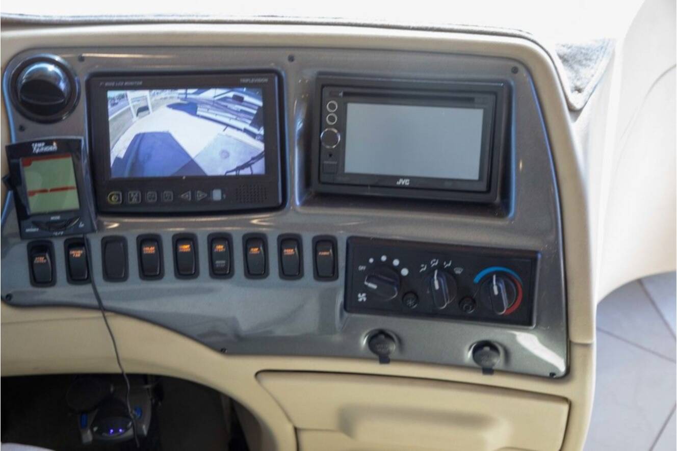A photo of this 2012 Tiffin Motorhomes PHAETON 40QBH
