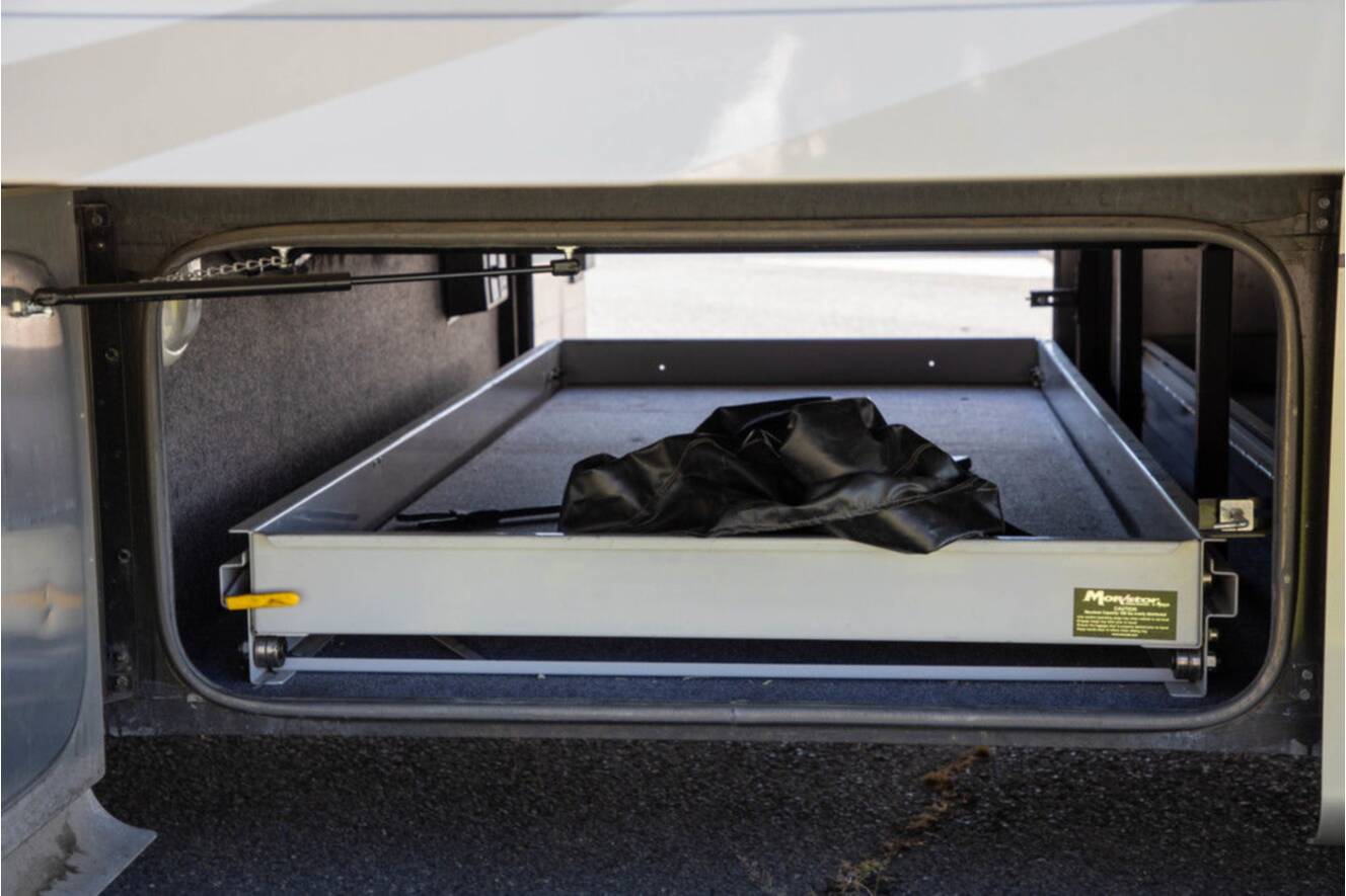 A photo of this 2012 Tiffin Motorhomes PHAETON 40QBH
