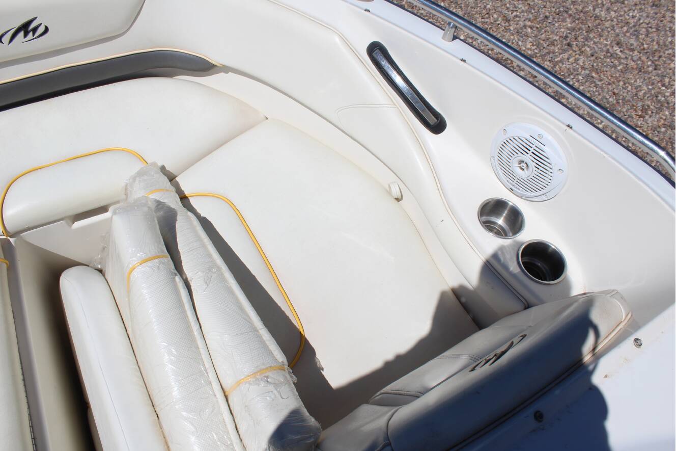 A photo of this 2008 Monterey 214fs