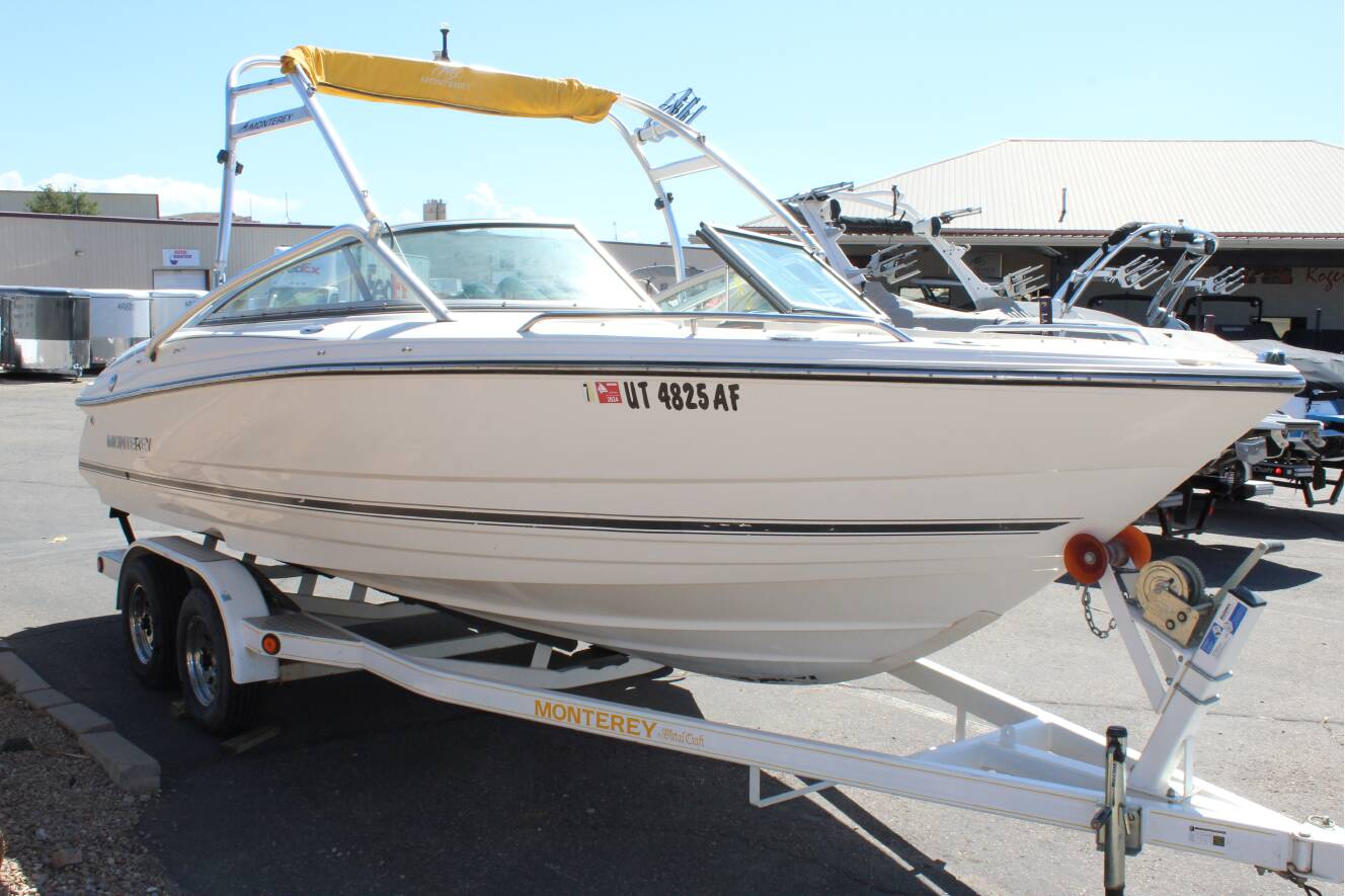A photo of this 2008 Monterey 214fs