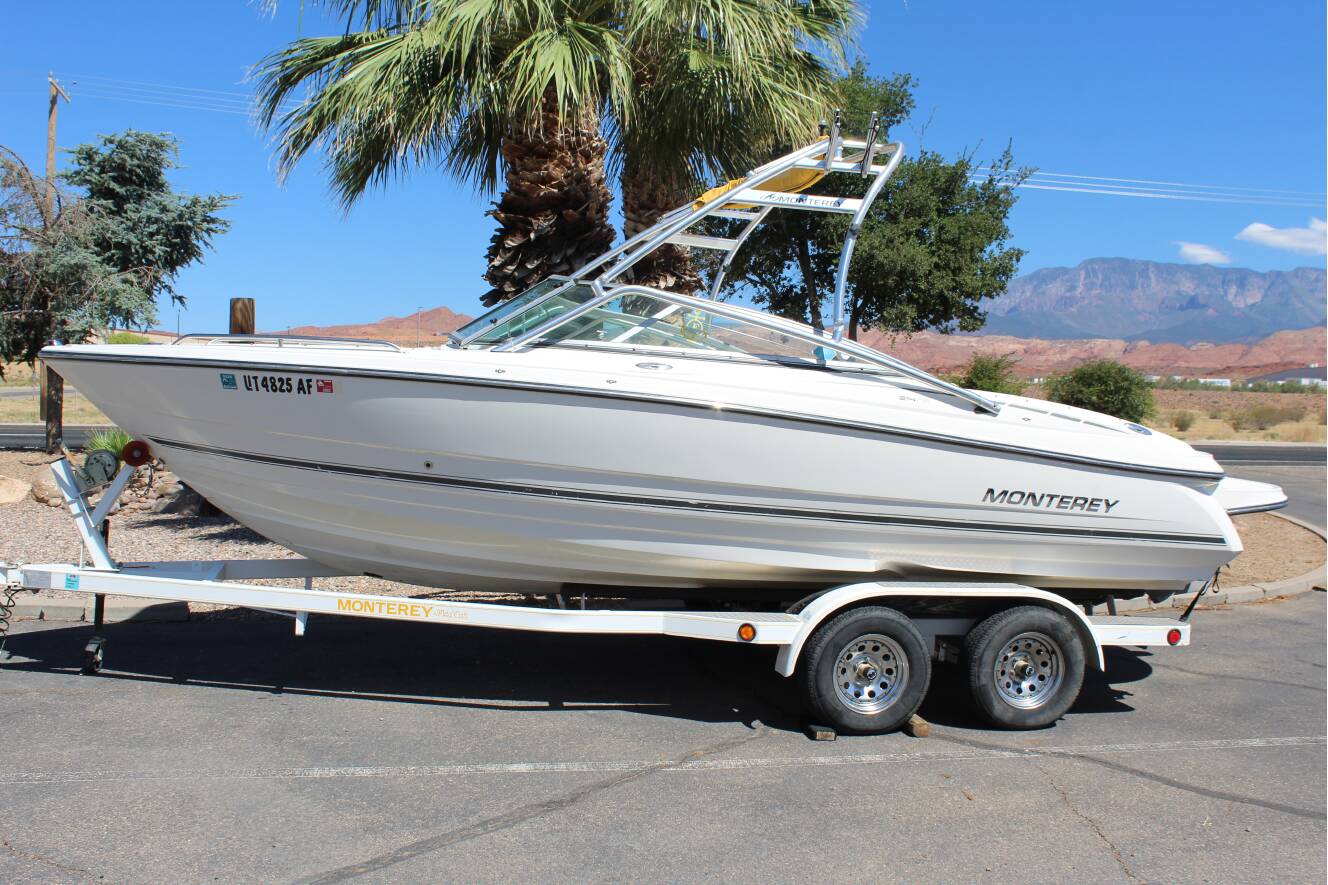 A photo of this 2008 Monterey 214fs