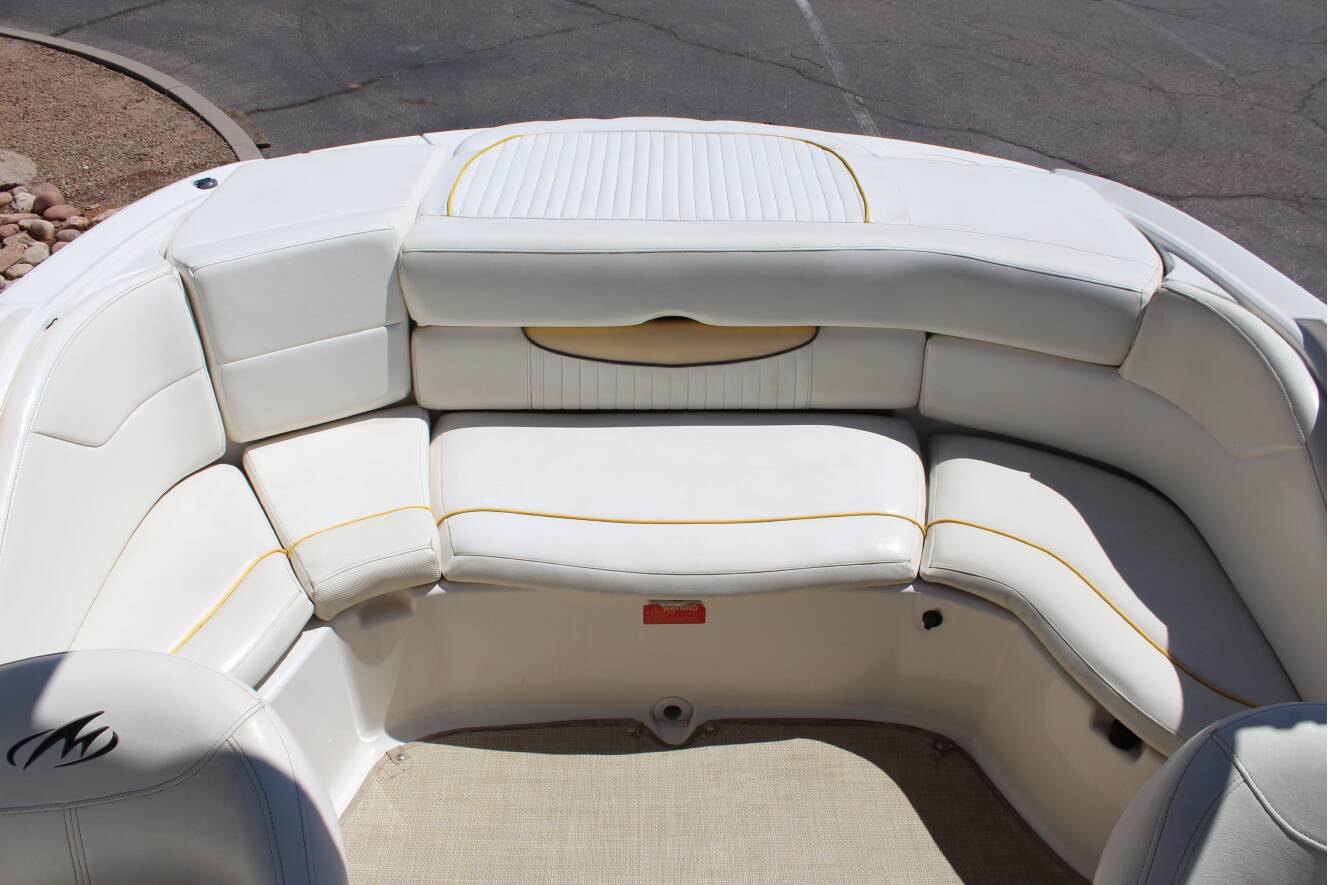 A photo of this 2008 Monterey 214fs