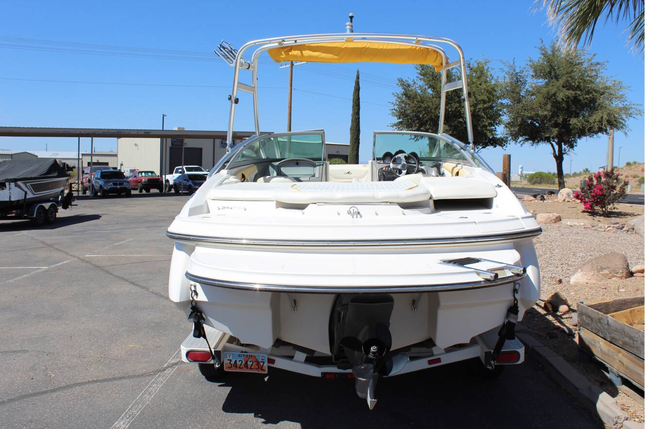 A photo of this 2008 Monterey 214fs