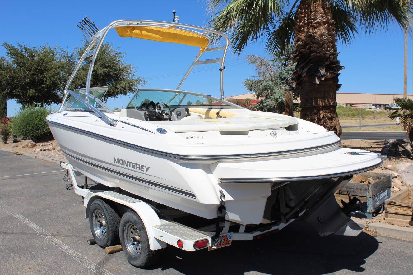 A photo of this 2008 Monterey 214fs