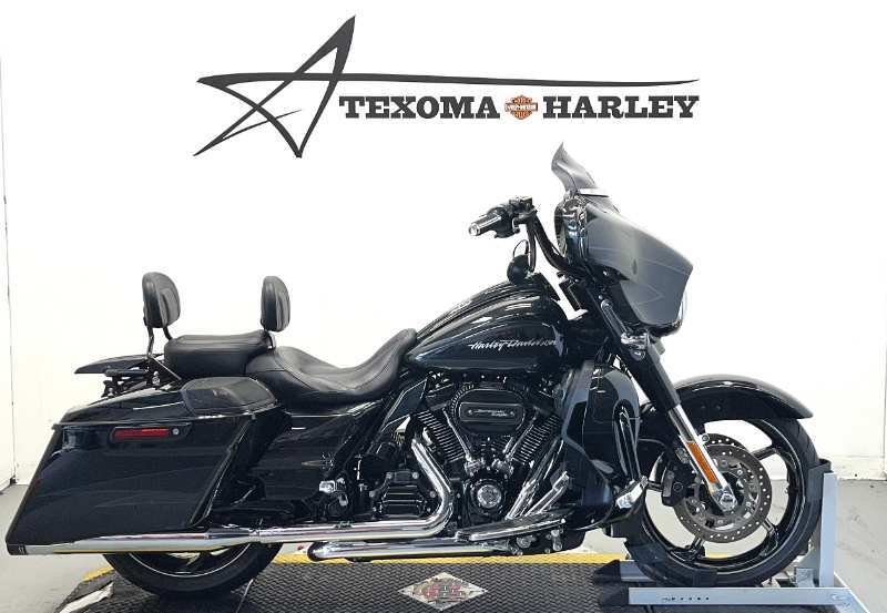 2017 Harley-Davidson CUSTOM VEHICLE OPS STREET GLIDE FLHXSE FLHXSE in Sherman, TX