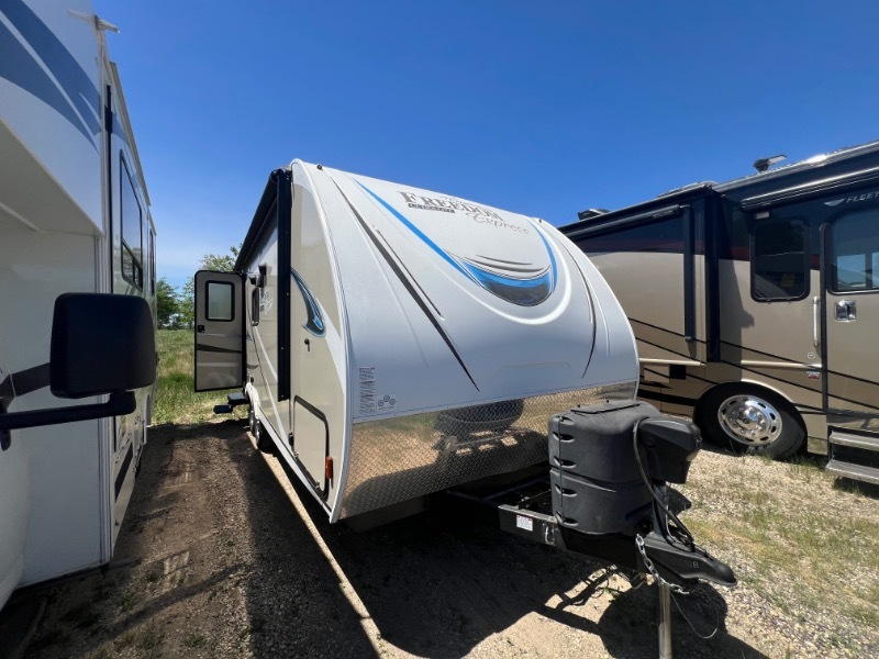 2018 Coachmen Freedom Express Ultra Lite 204RD RV