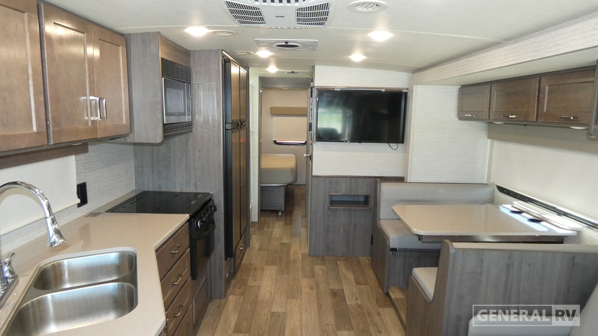 2020 Winnebago VISTA 32Y in dover FL