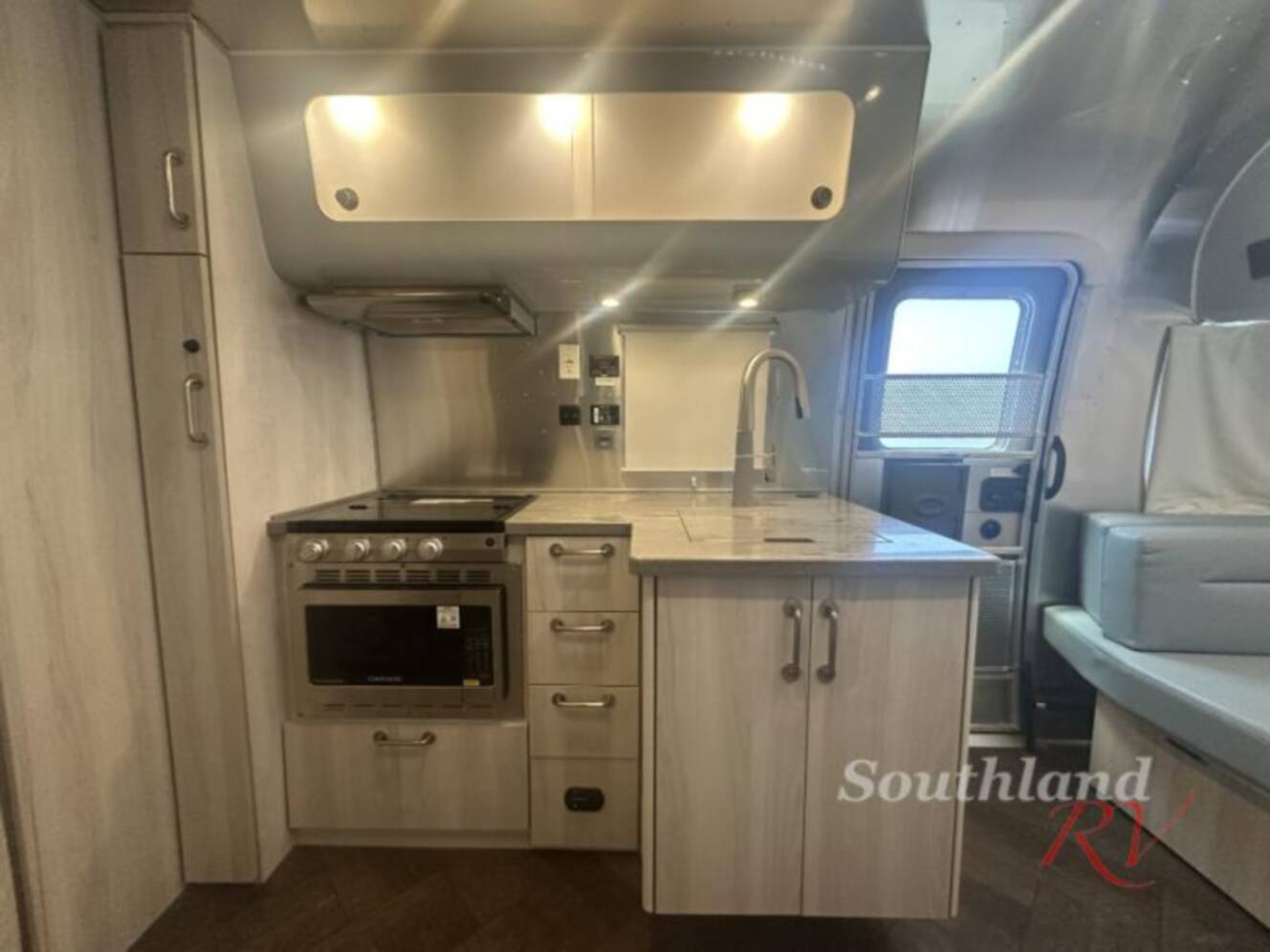 A photo of this 2023 Airstream International 25FB Twin
