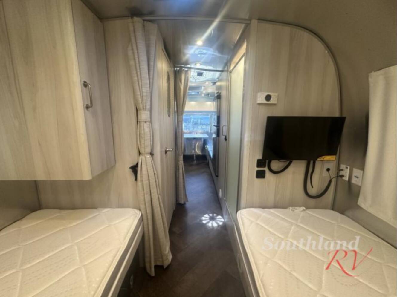 A photo of this 2023 Airstream International 25FB Twin