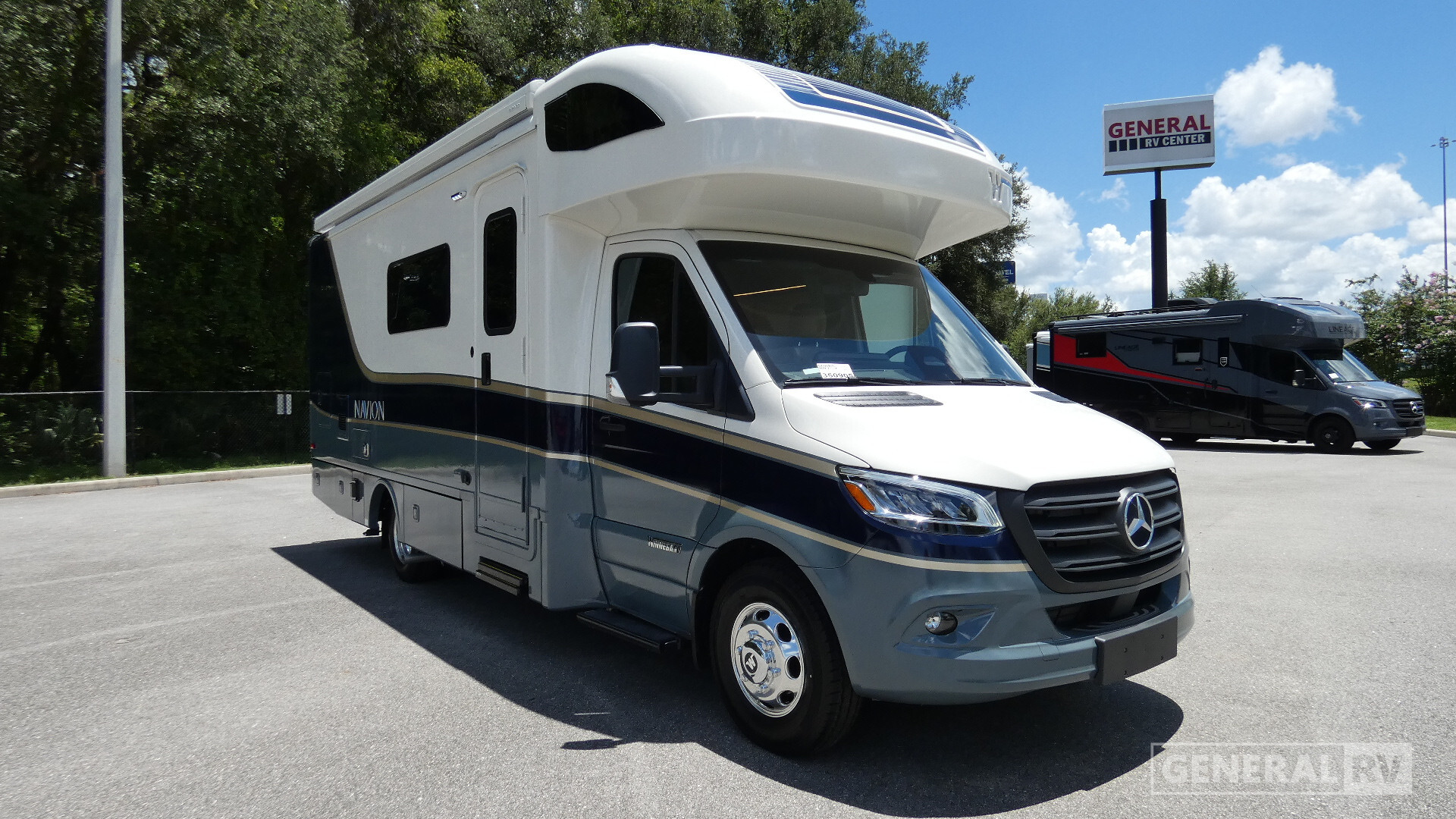 2027 Winnebago NAVION 24D RV
