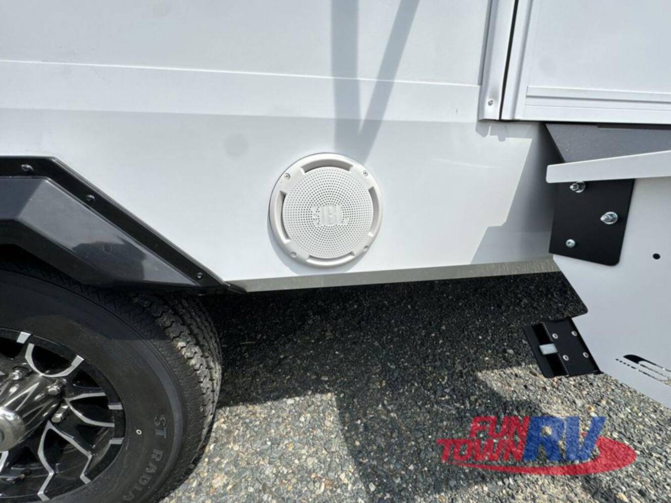 A photo of this 2026 Winnebago Thrive 22MBH