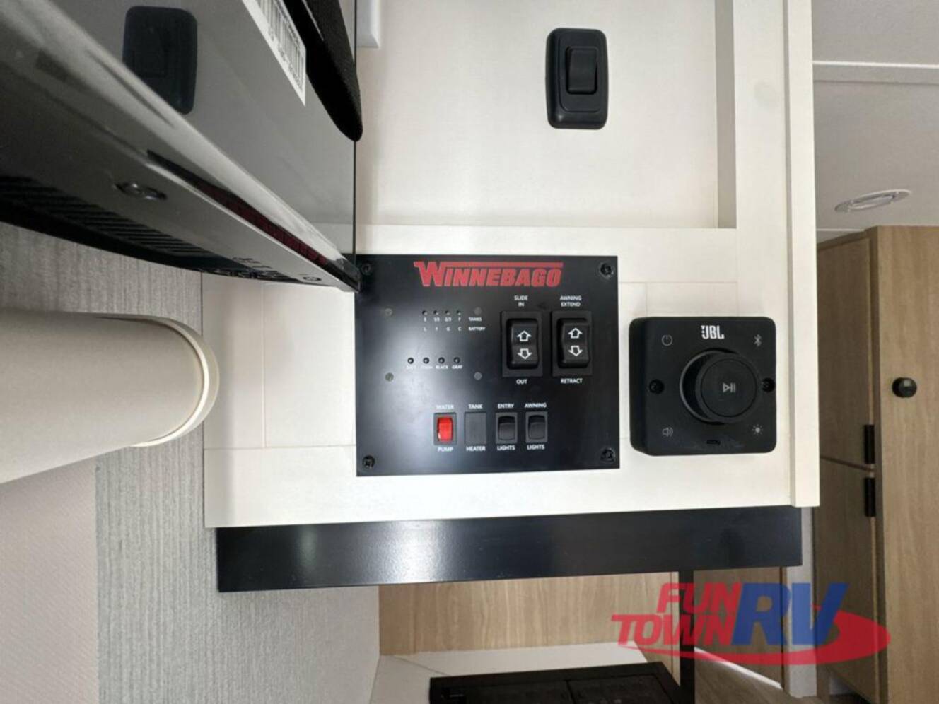 A photo of this 2026 Winnebago Thrive 22MBH