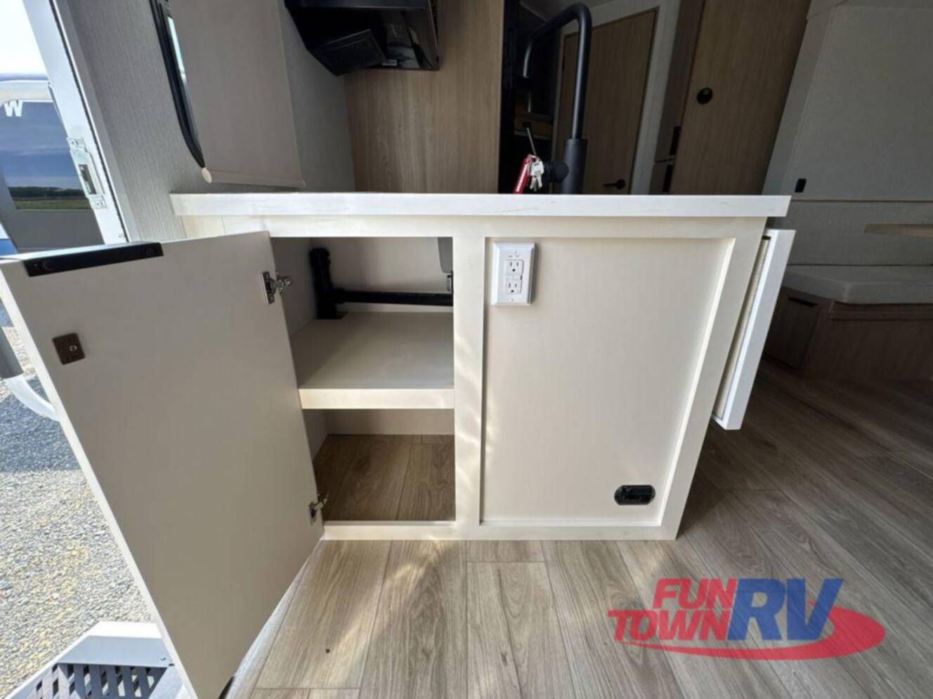 A photo of this 2026 Winnebago Thrive 22MBH