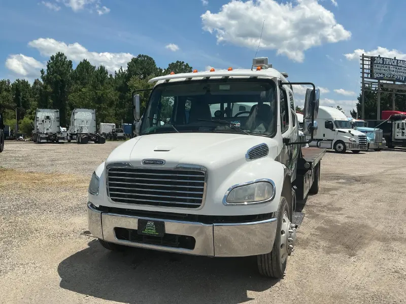 2020 Freightliner M2 106