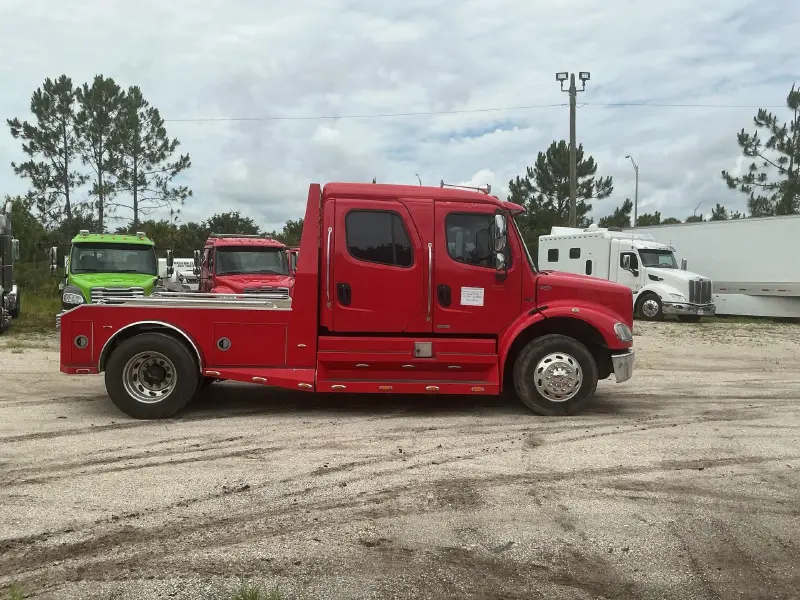 2011 Freightliner M2