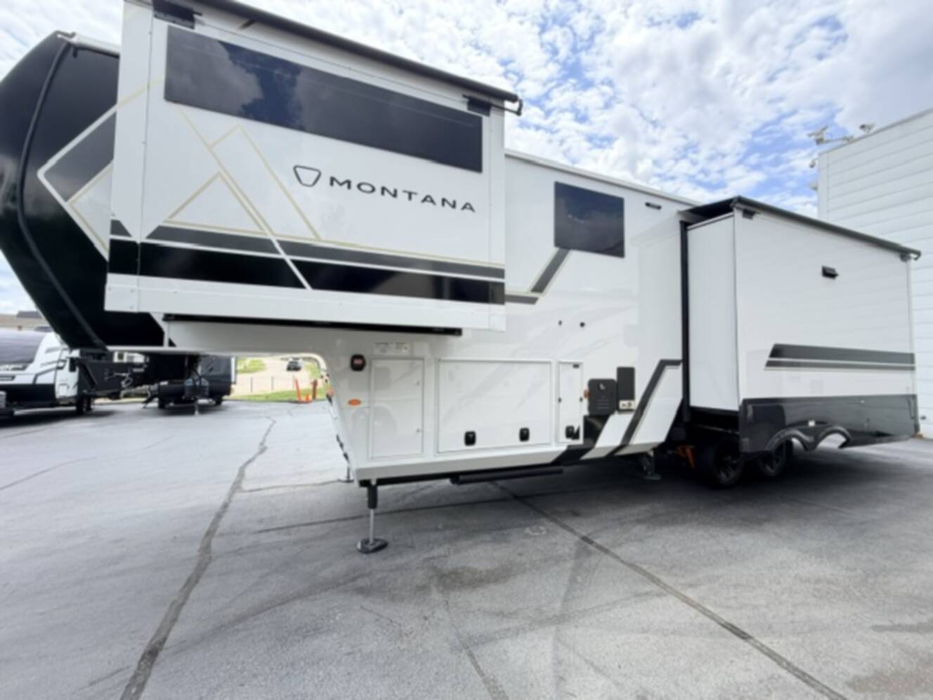 A photo of this 2027 Keystone Montana 3100RL