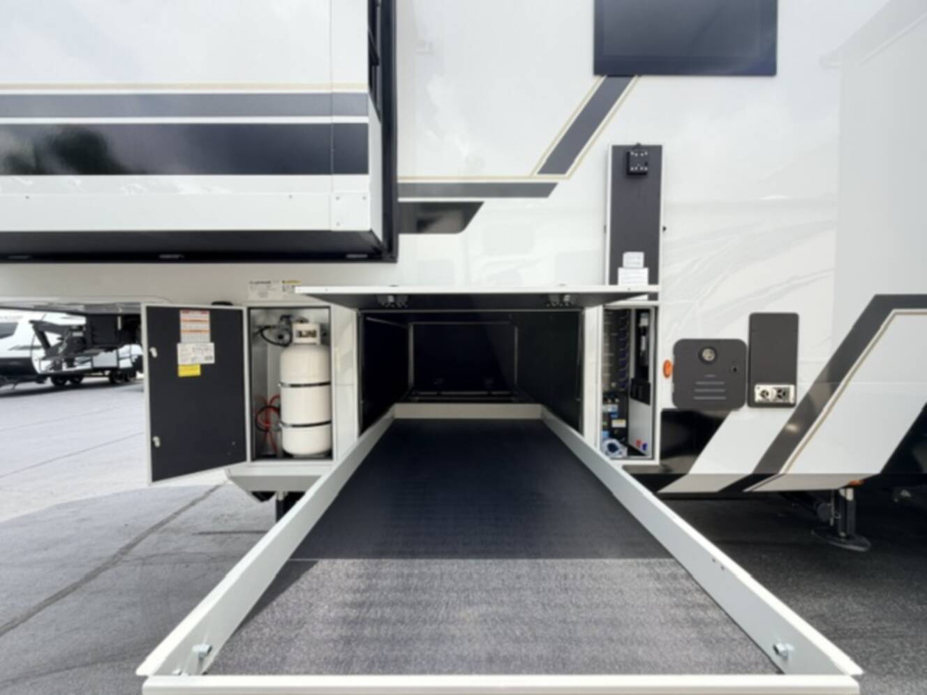 A photo of this 2027 Keystone Montana 3100RL