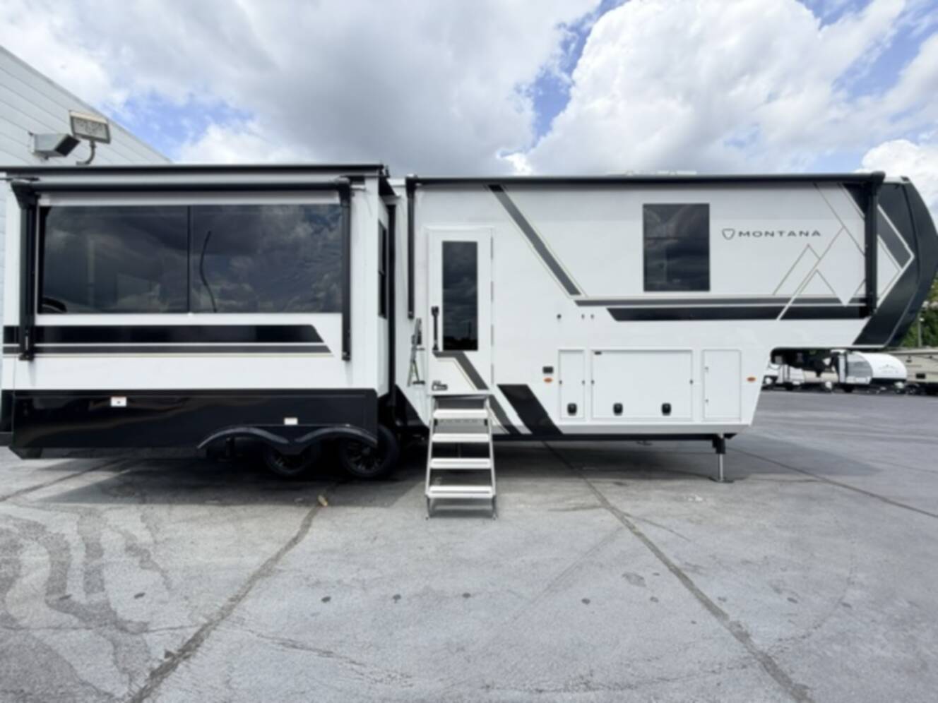 A photo of this 2027 Keystone Montana 3100RL