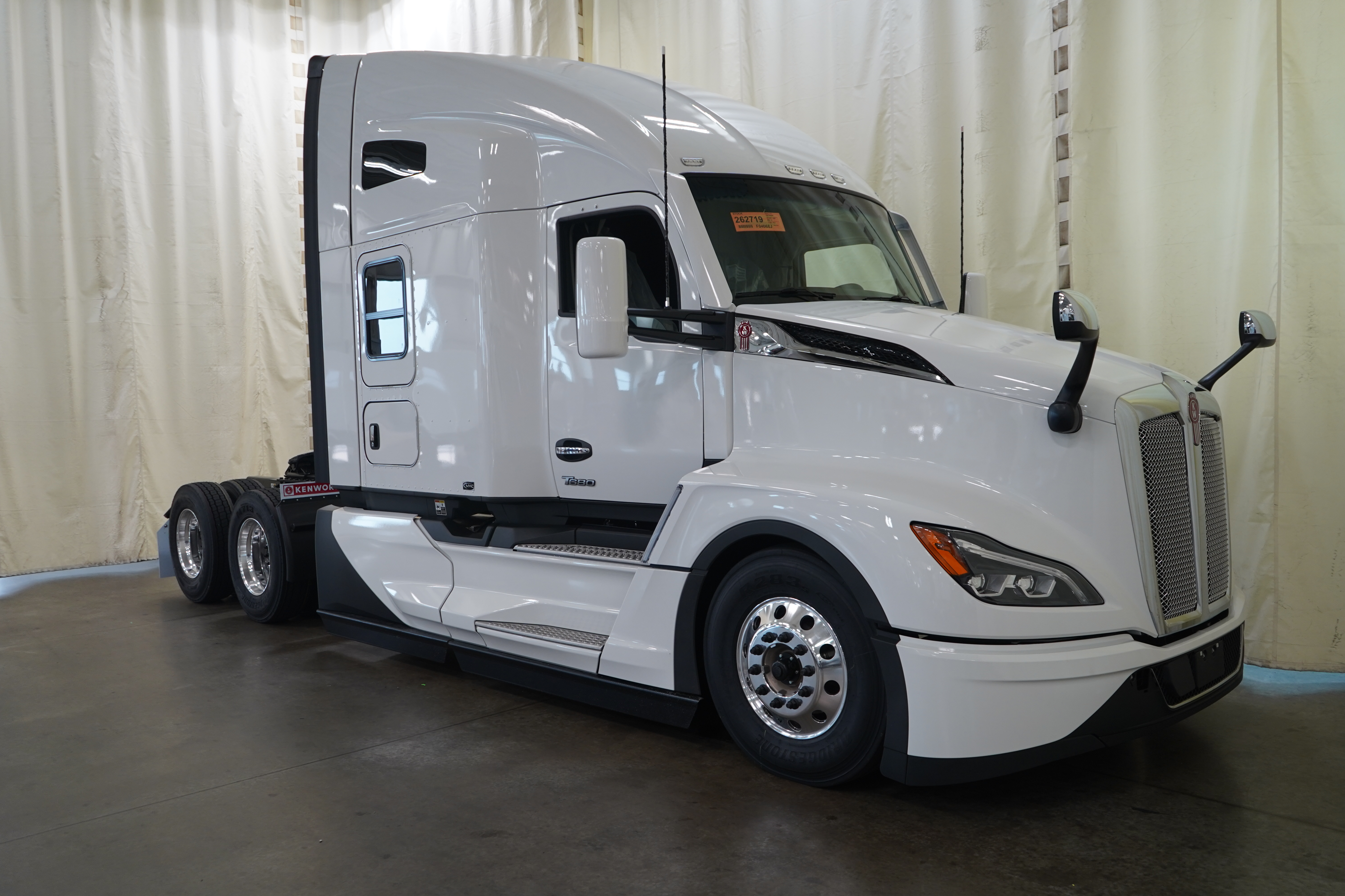 2027 KENWORTH T680 in Fort Worth, TX