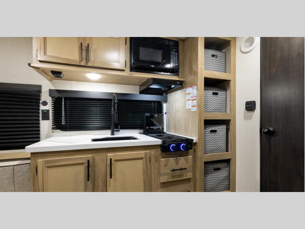 2027 Forest River Rv CHEROKEE WOLF PUP BLACK LABEL 16CMBL in springville TN