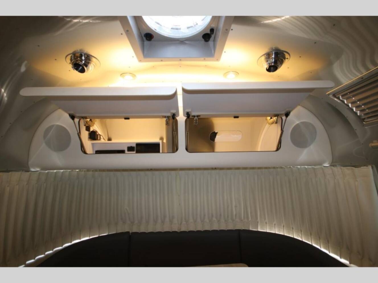 A photo of this 2022 Airstream Globetrotter 27FB Twin