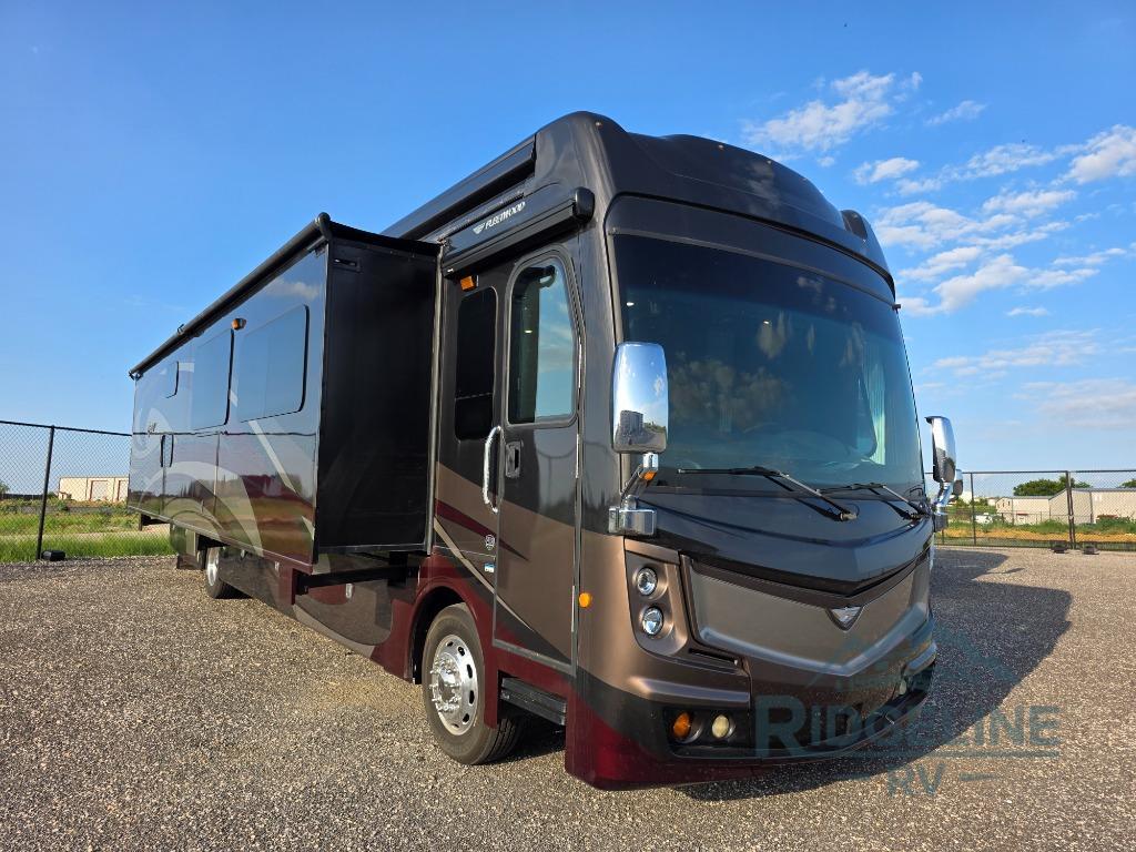 2017 Fleetwood Rv Discovery LXE 40G in argyle TX
