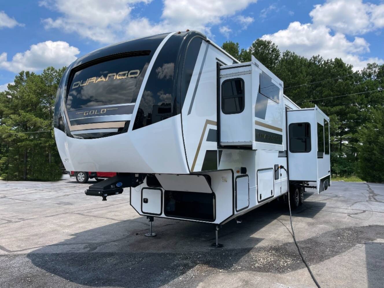A photo of this 2026 Kz Durango Gold G390MLQ