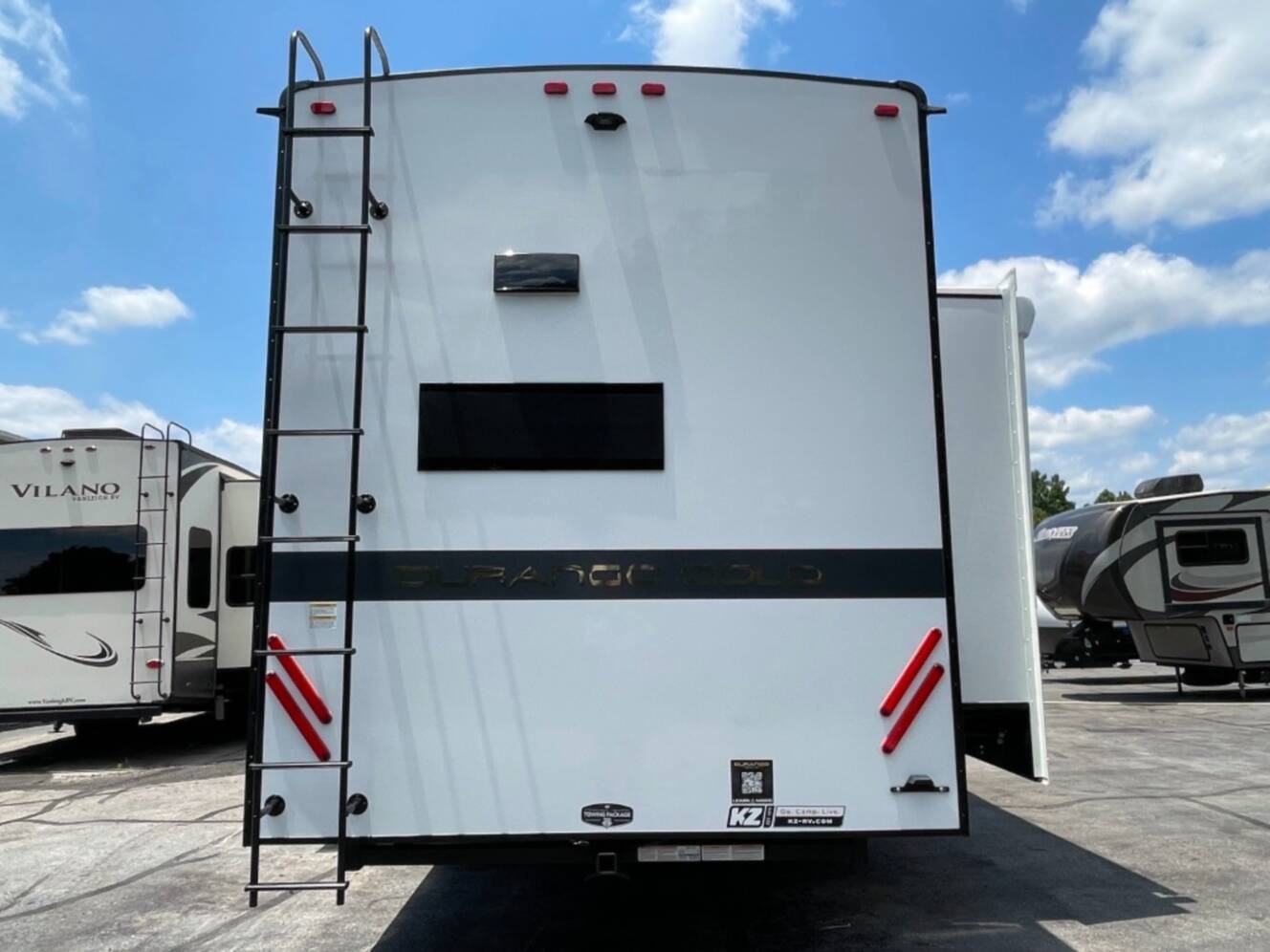 A photo of this 2026 Kz Durango Gold G390MLQ