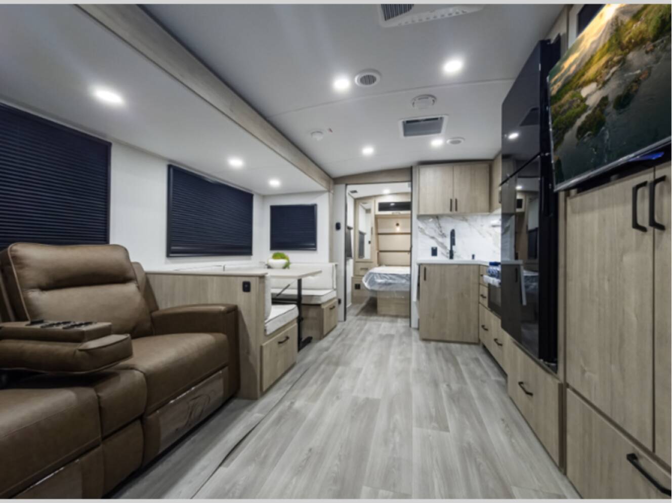 A photo of this 2027 Grand Design Imagine 2800BH