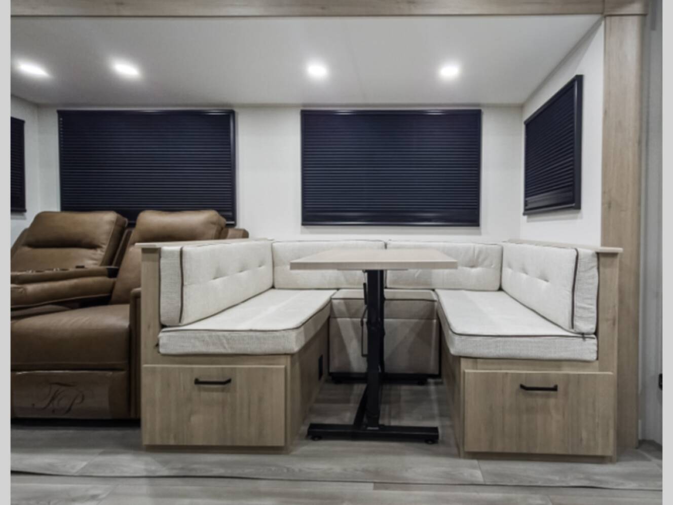 A photo of this 2027 Grand Design Imagine 2800BH