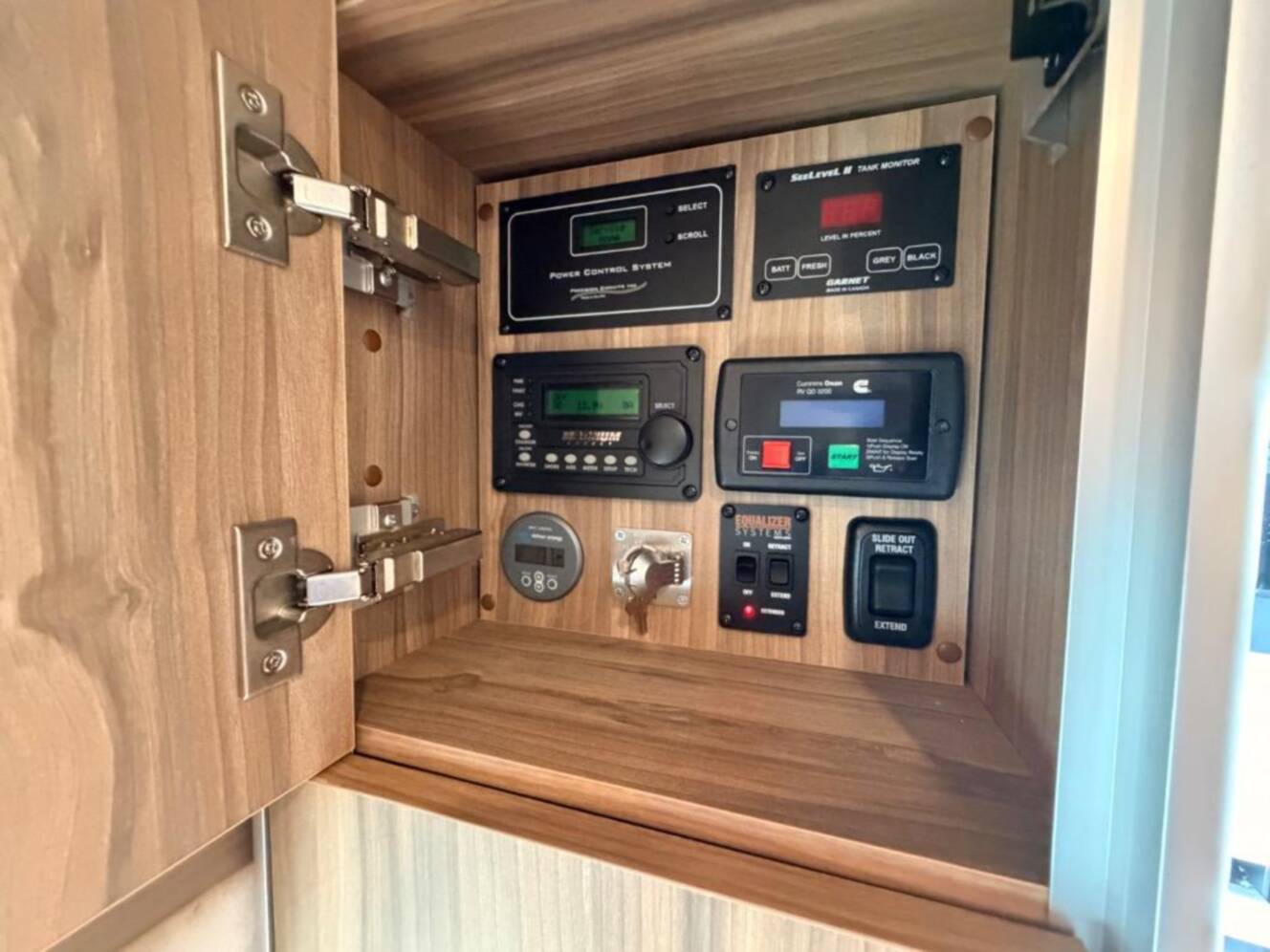 A photo of this 2021 Airstream Atlas Tommy Bahama Murphy Suite