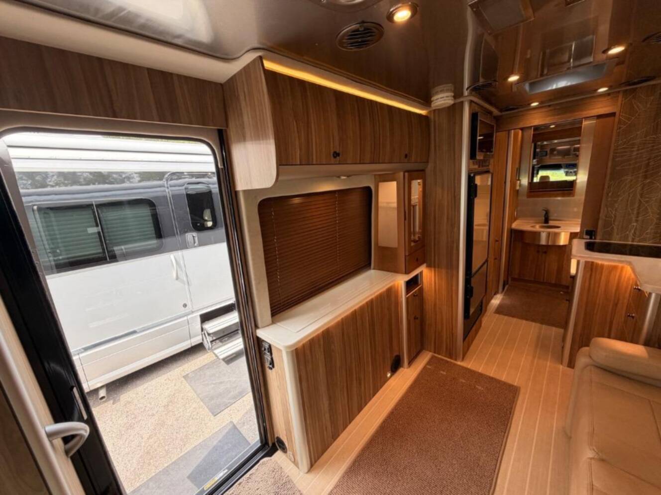A photo of this 2021 Airstream Atlas Tommy Bahama Murphy Suite