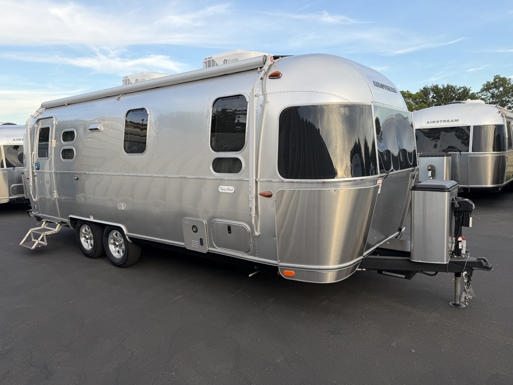 2026 Airstream FLYING CLOUD 25FB QUEEN RV