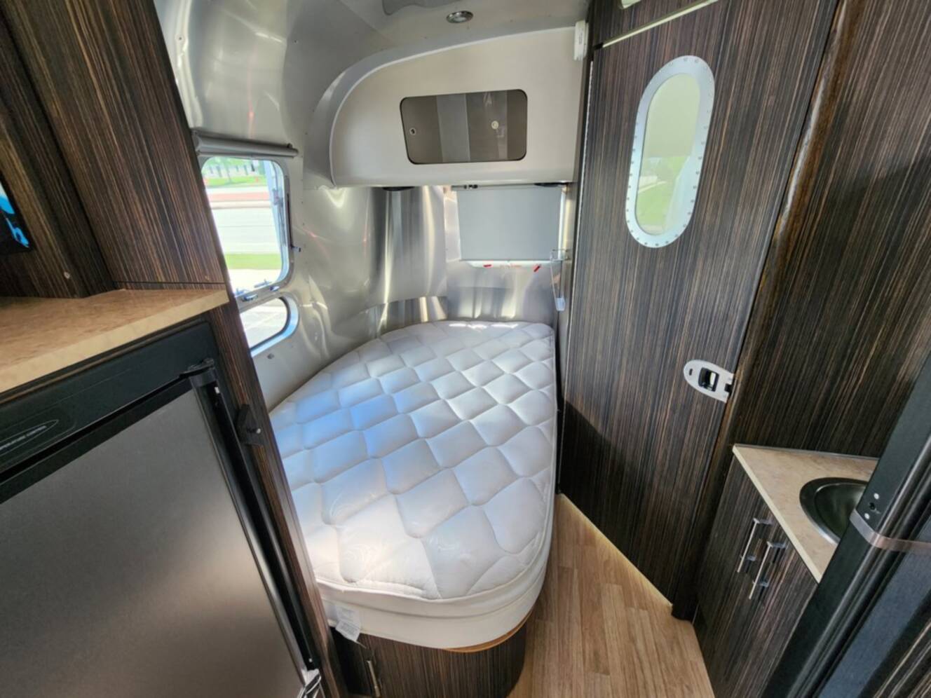 A photo of this 2016 Airstream International Signature 19