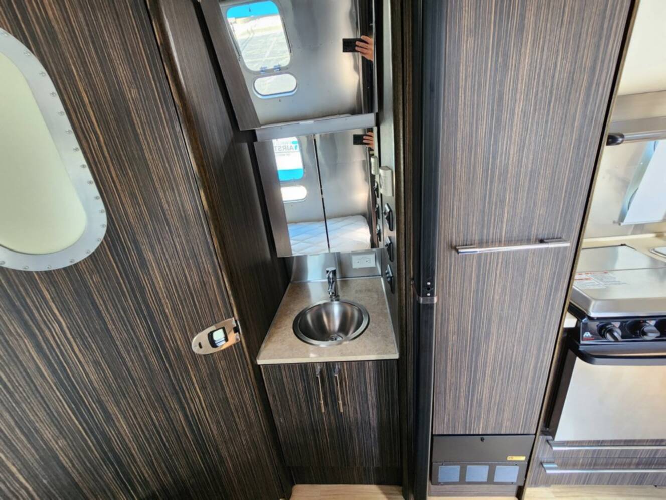 A photo of this 2016 Airstream International Signature 19
