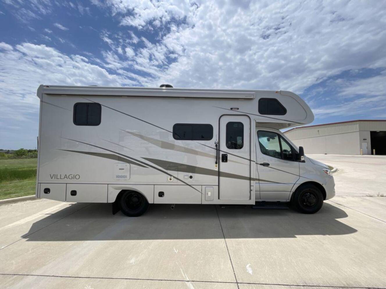 A photo of this 2027 Renegade Villagio 25FWC