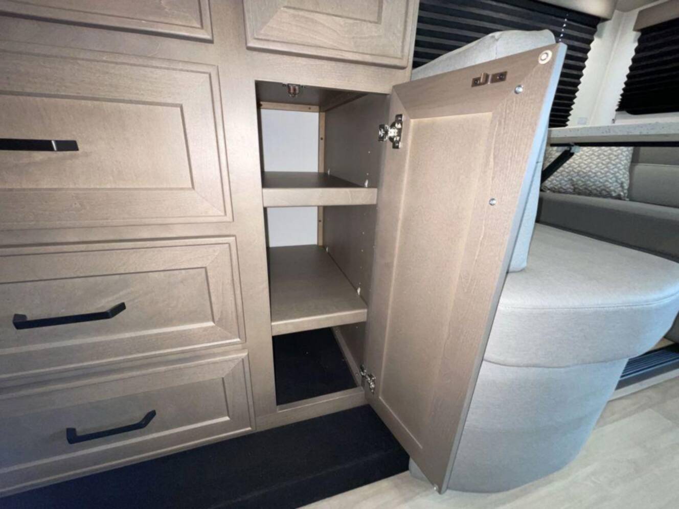 A photo of this 2027 Renegade Villagio 25FWC