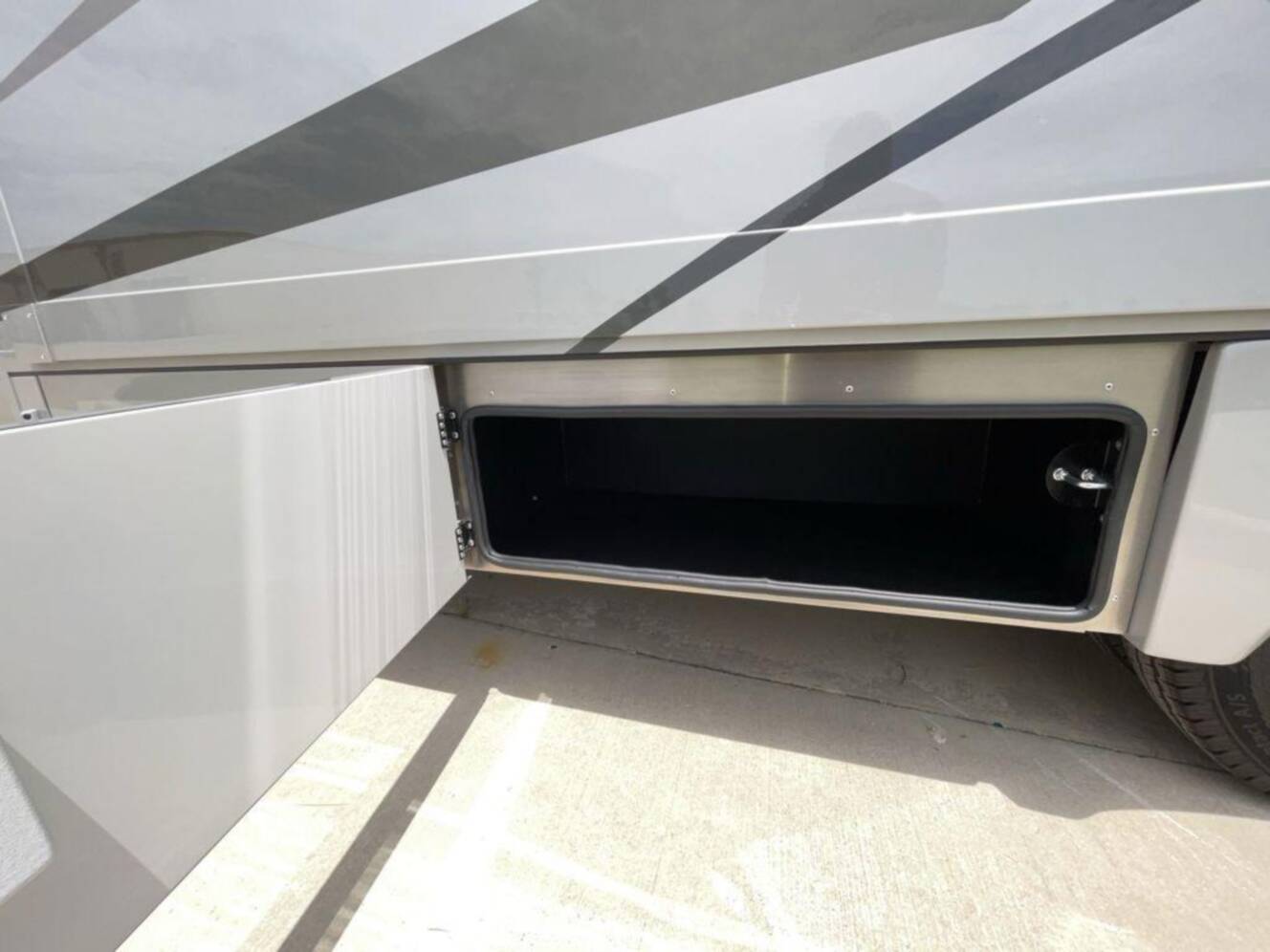 A photo of this 2027 Renegade Villagio 25FWC