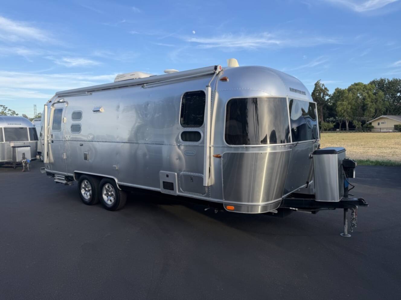 A photo of this 2021 Airstream GLOBETROTTER 25FBQ