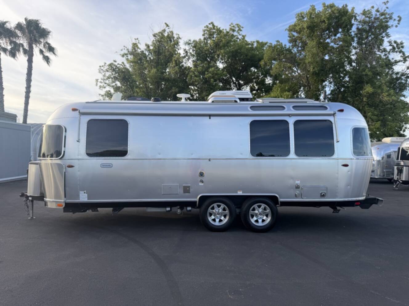 A photo of this 2021 Airstream GLOBETROTTER 25FBQ