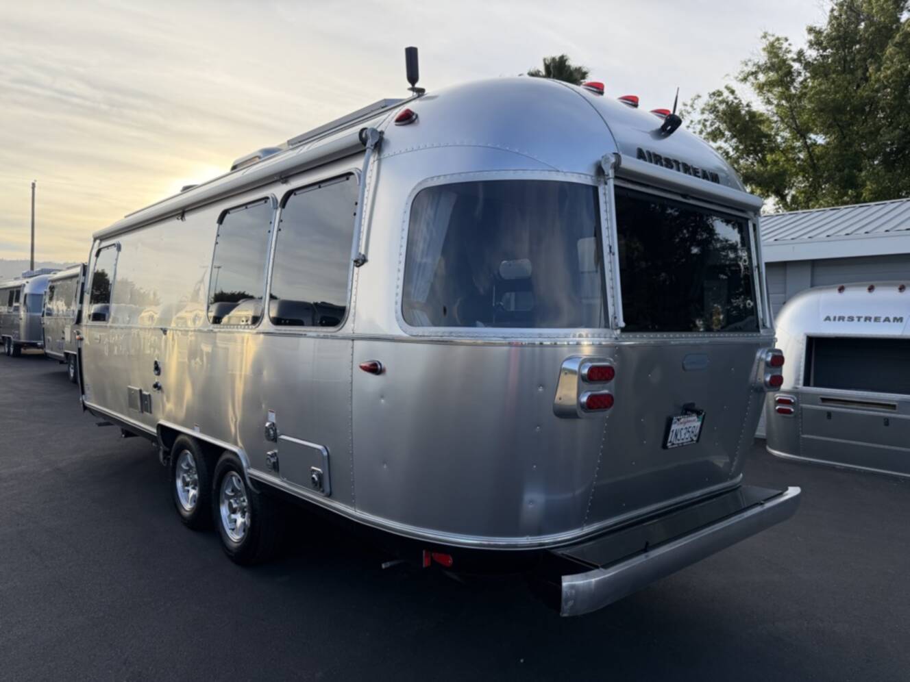 A photo of this 2021 Airstream GLOBETROTTER 25FBQ