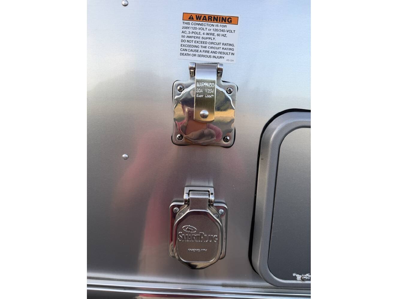 A photo of this 2021 Airstream GLOBETROTTER 25FBQ