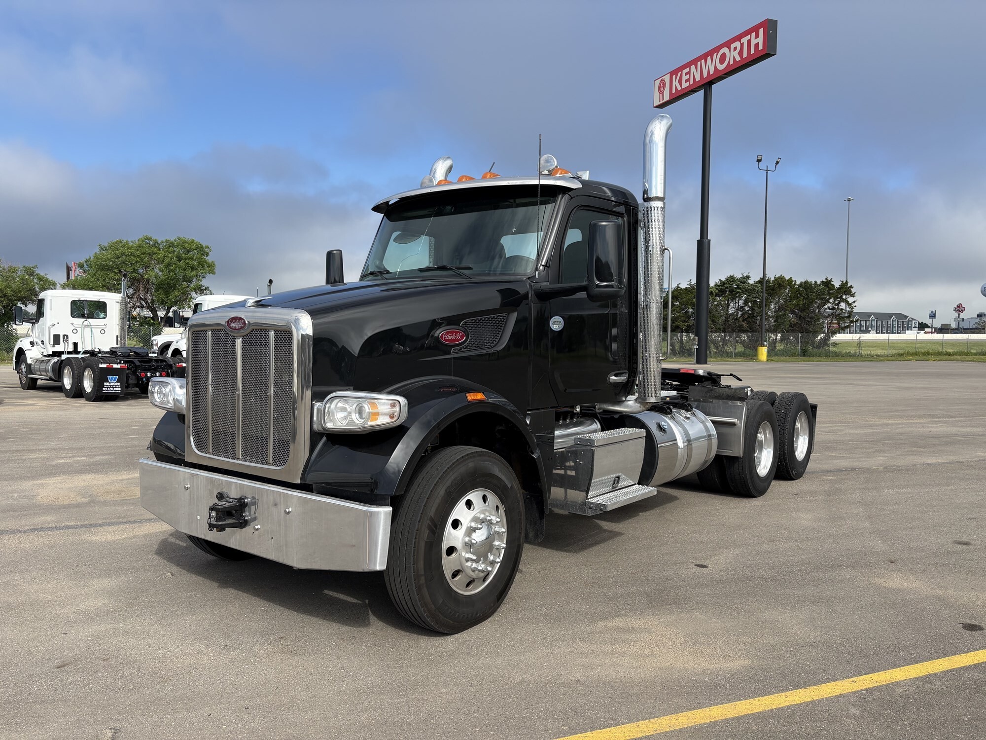 2023 PETERBILT 567 in Fargo, ND