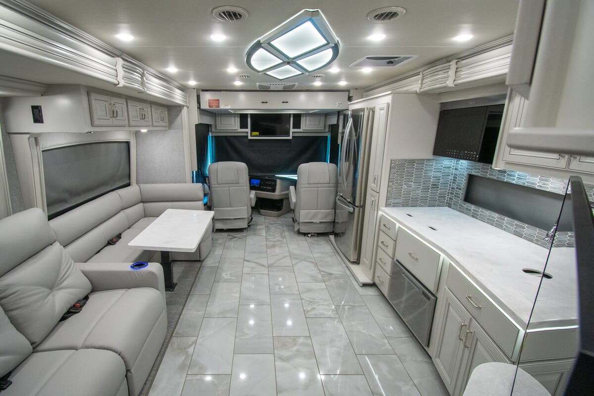 2026 Holiday Rambler Endeavor 38N in alvarado TX