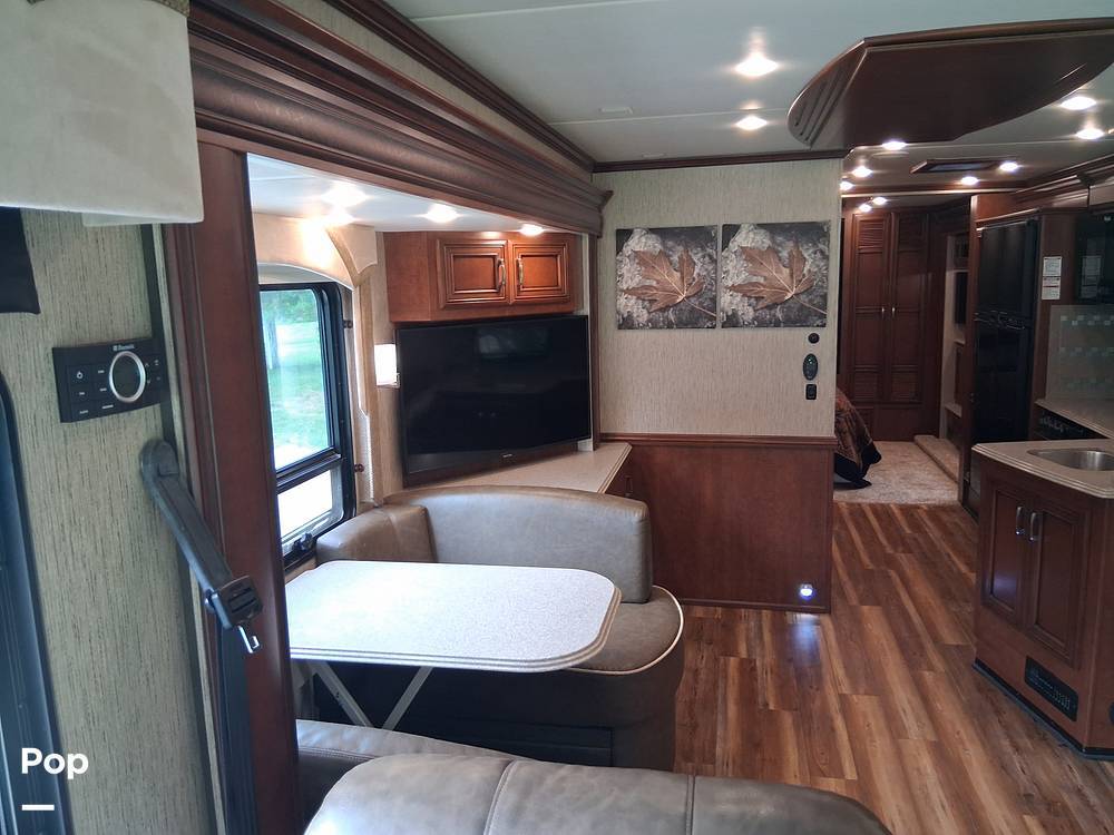 2016 Newmar Ventana LE 3436 in byron MI